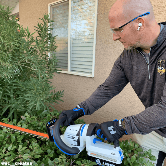 40V 24" Cordless Hedge Trimmer Kit